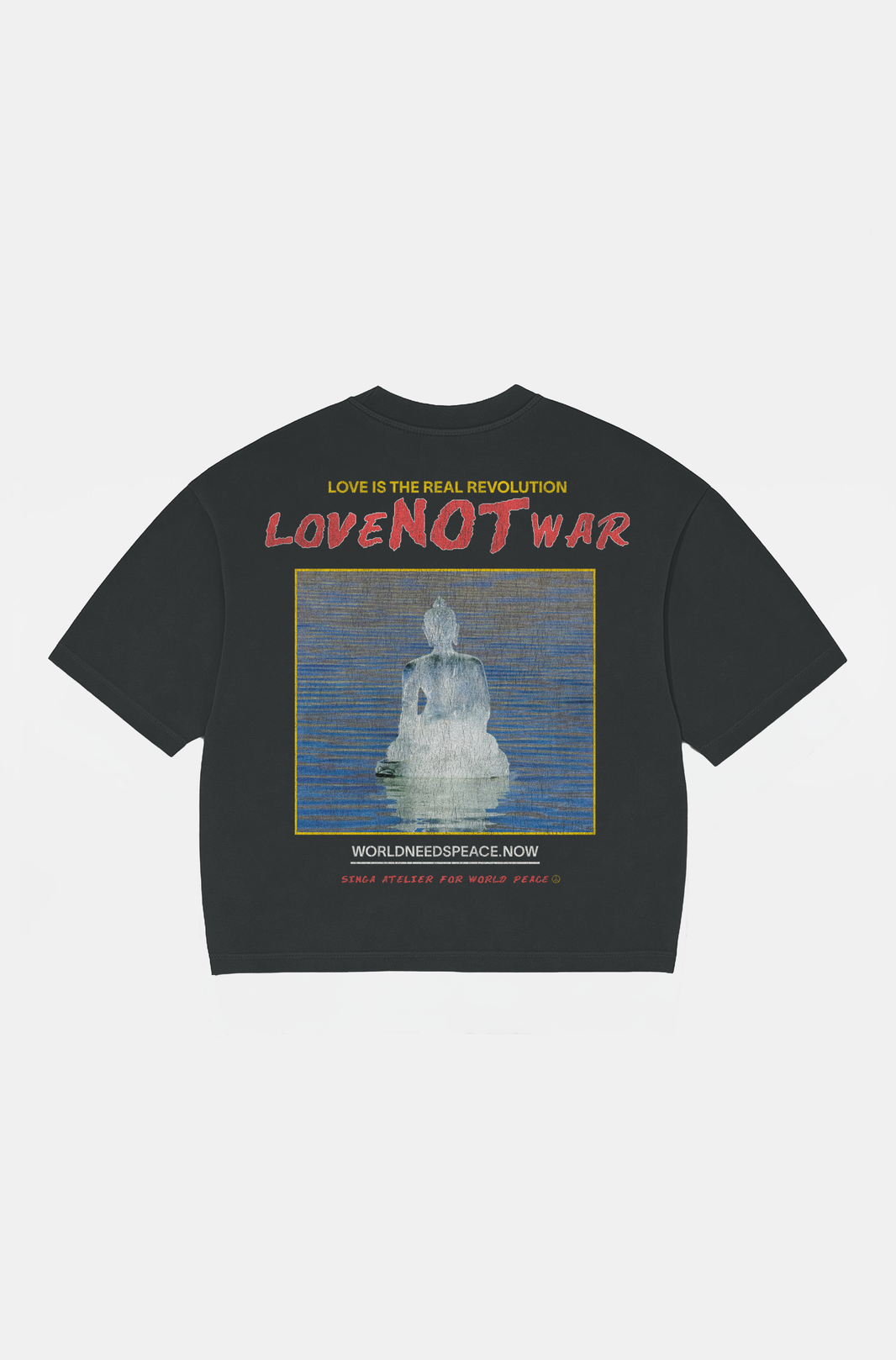 Camiseta Boxy Over Love Not War Preto Cationizado