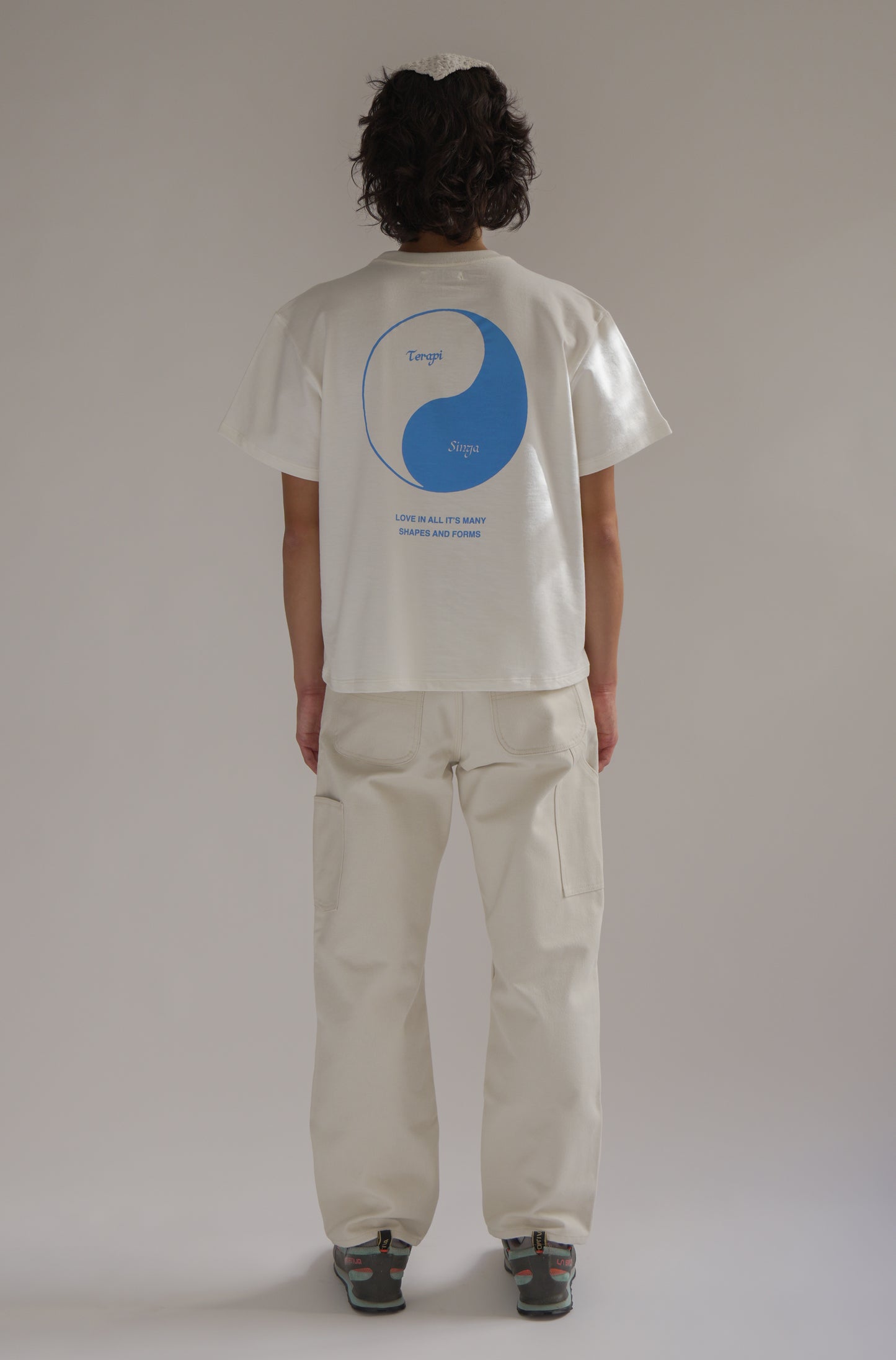 Camiseta Boxy Regular Singa & Terapi Off-white